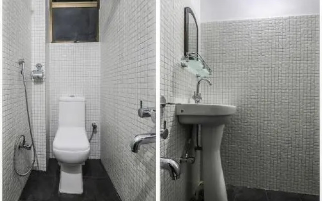 OYO 18528 Field Residency Inn
