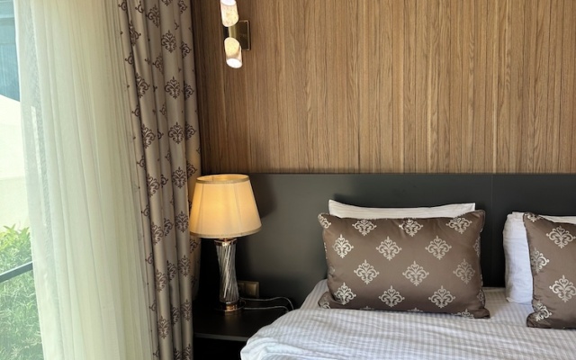 Lamoya Suites