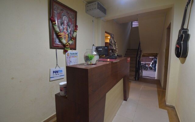 OYO 23516 Hotel Laxmi