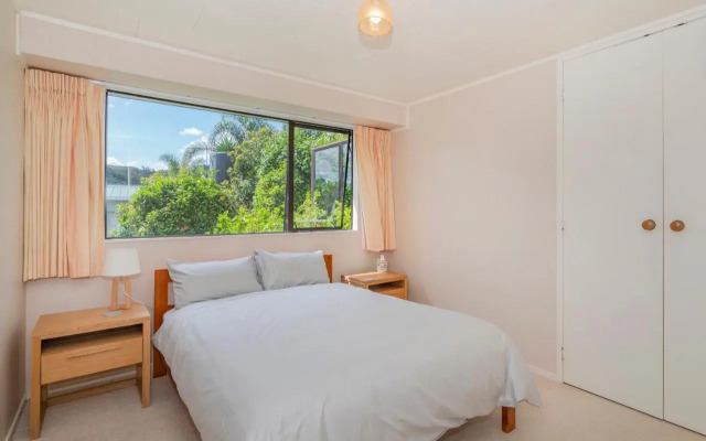 Treasure on Chestnut - Tairua Holiday Home