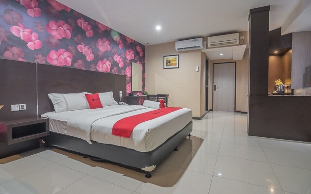 RedDoorz Plus near Harbour Bay Mall Batam