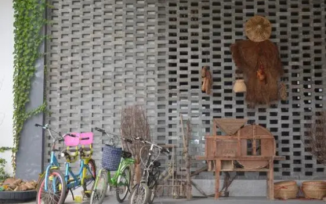 Xiangxi Hostel (Longmen Branch 2)