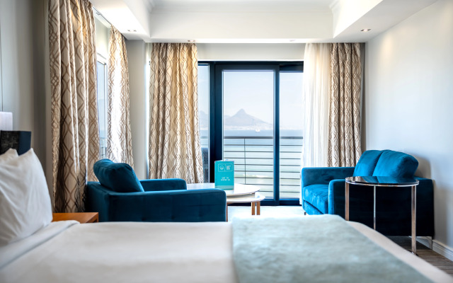 Blaauwberg Beach Hotel