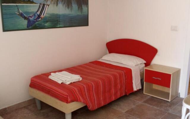 Guest House Tra Rocce E Mare