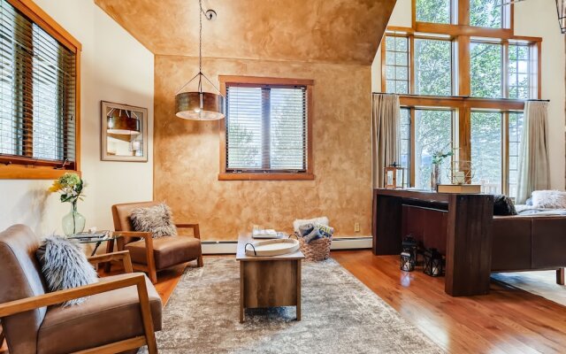 28953 Cathedral City - 5 Br Home