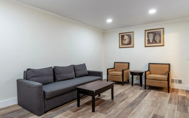 Best Western Carmel's Town House Lodge