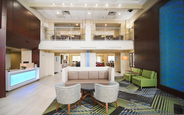 Holiday Inn Express Hotel & Stes Port Clinton-Catawba Island, an IHG Hotel