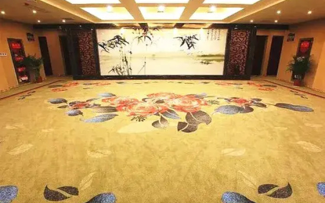 Yichun Yiju Hotel (Yichun High-speed Railway Station)