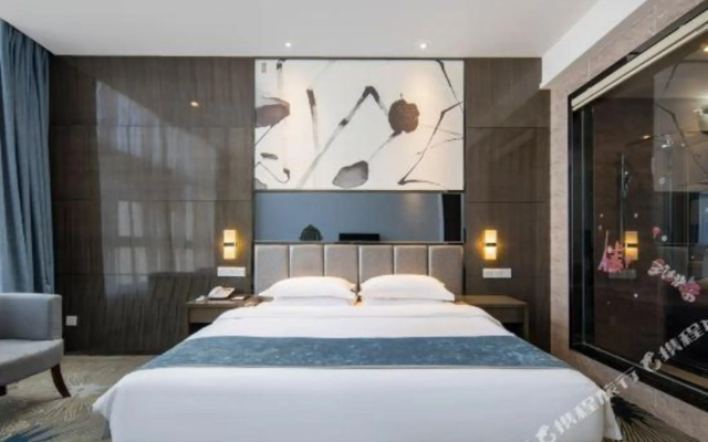 He County Hetai Holiday Hotel