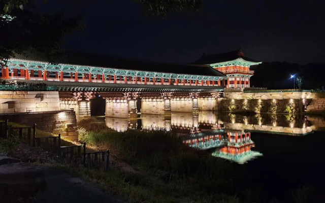 Gyeongju BongwhangMansion