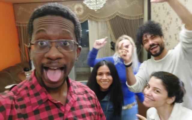 Private Room In Apartment with Sea View