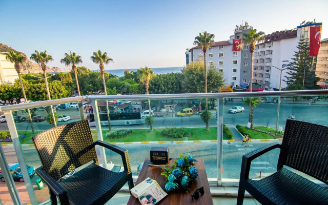 Kleopatra Blue Hawaii Hotel