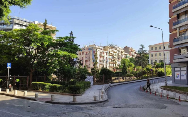 Luxury Art Deco 1-bed Apartment in Thessaloniki