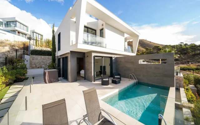Belvilla by OYO Villa Candy With Private Pool