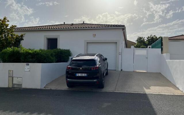 Studio RIQUET indépendant attenant à Villa