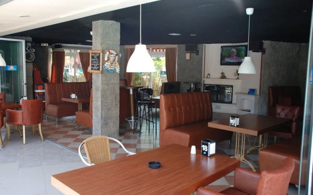 Club Alpina Apartments