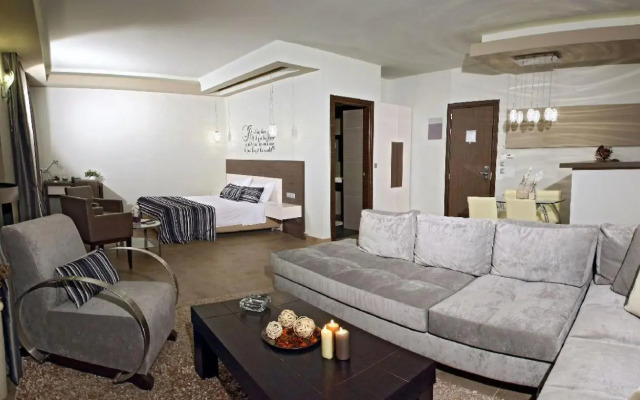 Maison Hotel