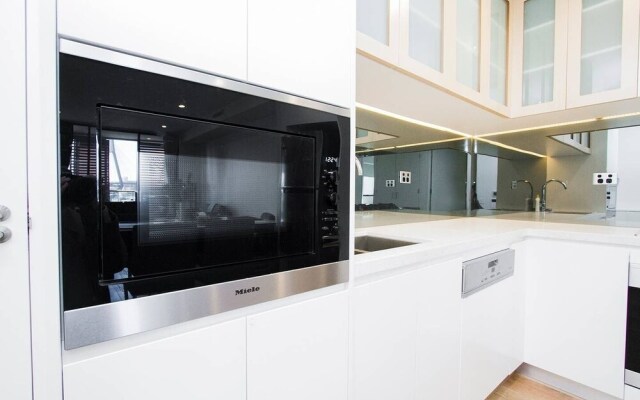 E10 Darling Harbour 2 BDR APT