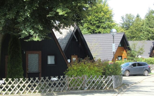 Wooden chalet with oven, in Oberharz near a lake