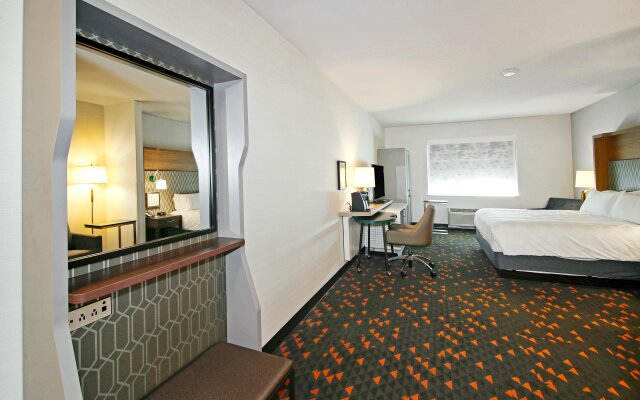 Holiday Inn Hotel & Suites Calgary Airport North, an IHG Hotel