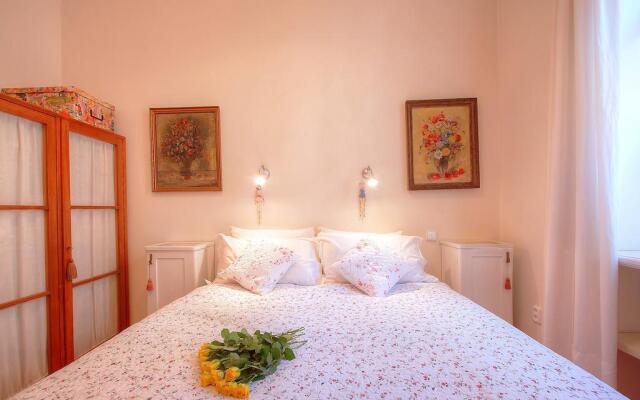 Botanical garden apartment