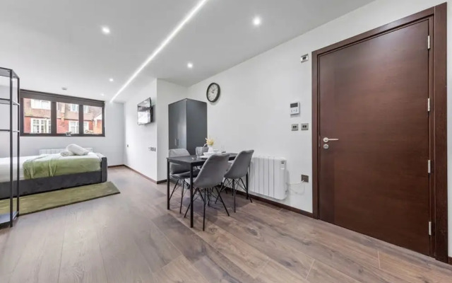 Luxury Flat in North West London