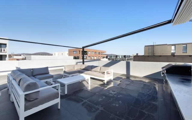 Accommodate Canberra - Azure
