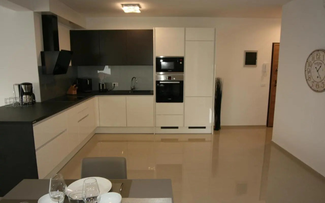 Penthouse No6
