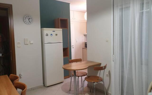 Κεντρικό στούντιο 250m σχεδόν από την παράλια.