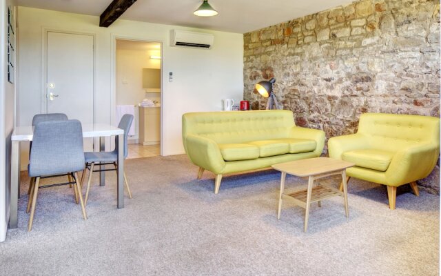 The Richmond Arms Hotel