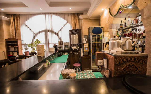 Tassaray Hotel