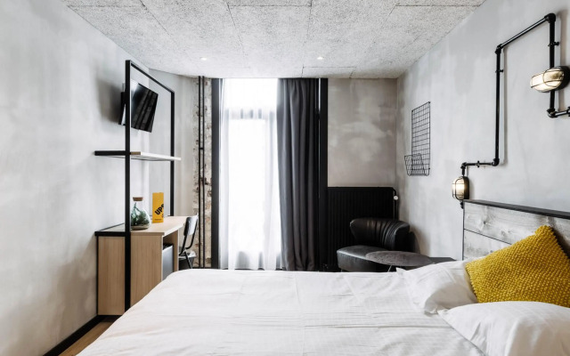 Upstairs Hotel