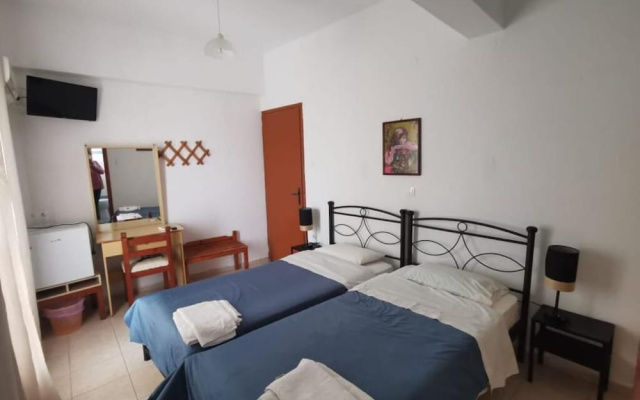 Nikos Hotel