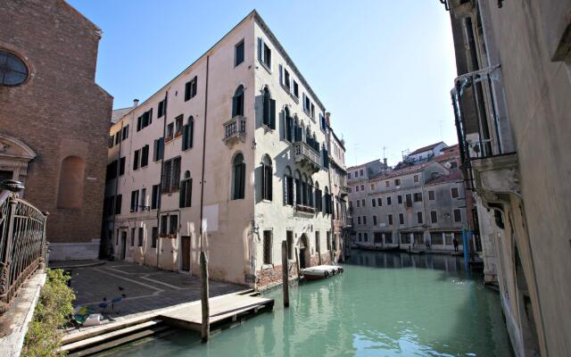 Ca' Foscolo Residence