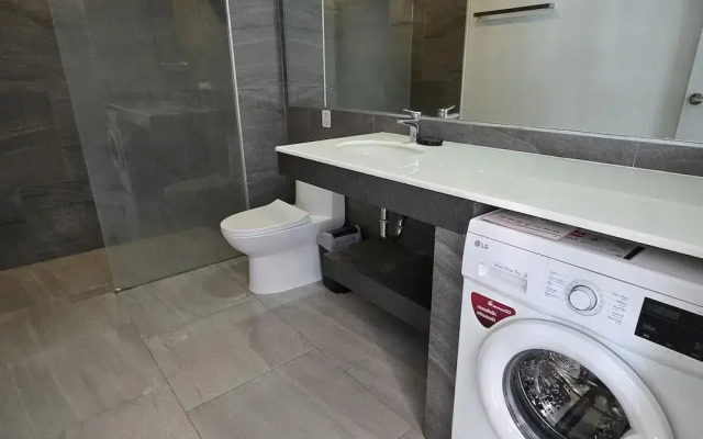 Skyline Serenity  1Bed T2-721