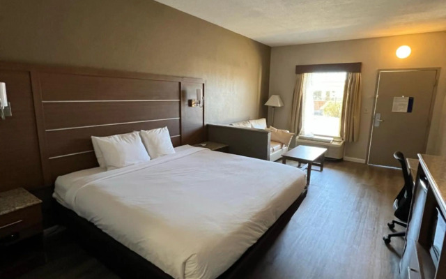 Quality Inn & Suites near Six Flags - Austell