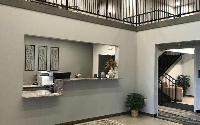 Blue Grass Inn & Suites