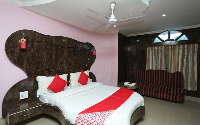 Hotel Benjamin by OYO Rooms