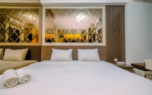 Warm And Minimalist Studio Room Transpark Cibubur Apartment