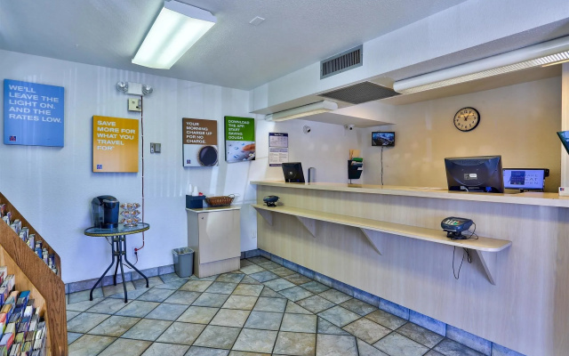 Motel 6 Kingman, AZ - Route 66 East