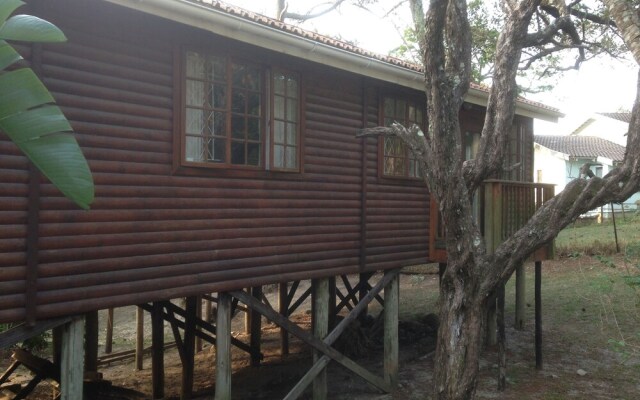 Uvongo log home