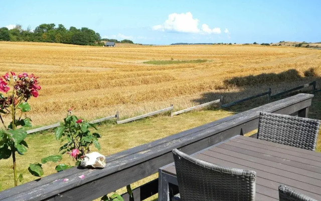 6 Person Holiday Home in Martofte