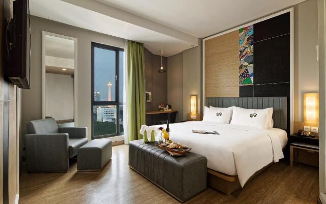 MaxOneHotels.com at Platinum Hayam Wuruk Jakarta