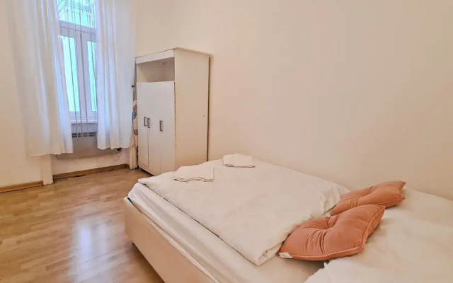 Modern 2BR Apt Long Stays Sleeps 5