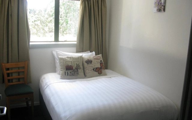 Greenlane Motel