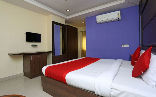 OYO 6648 Hotel Royal Residency