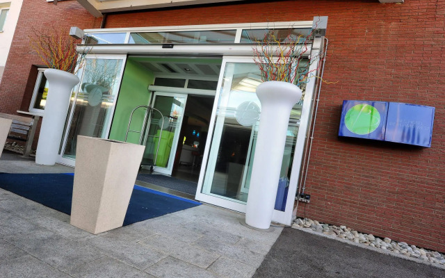 Bes Hotel Bergamo West