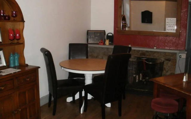 The Crown Inn - By Blunt Bars