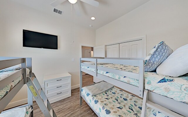 110nnaut 2 Bedroom Home
