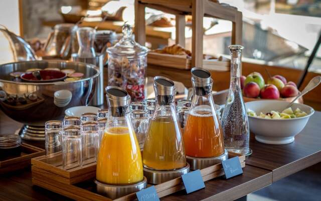 Hôtel Les Roches Fleuries